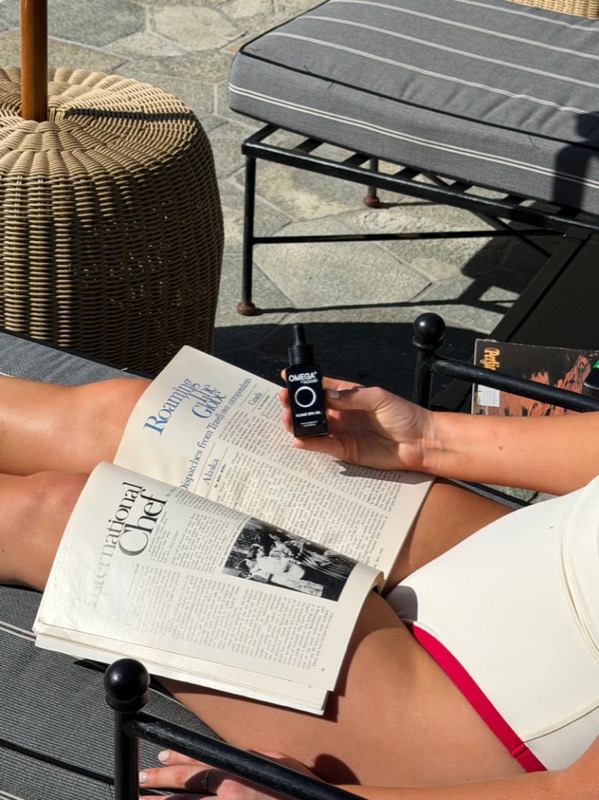 Omega+ algae EPA oil poolside